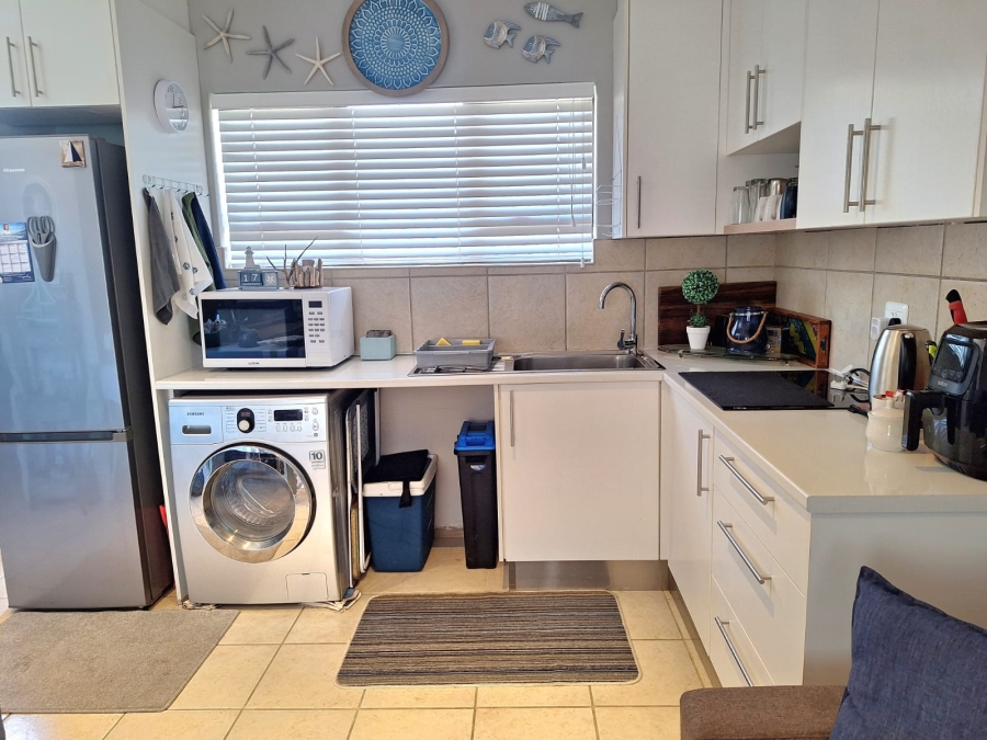 1 Bedroom Property for Sale in Hartenbos Central Western Cape